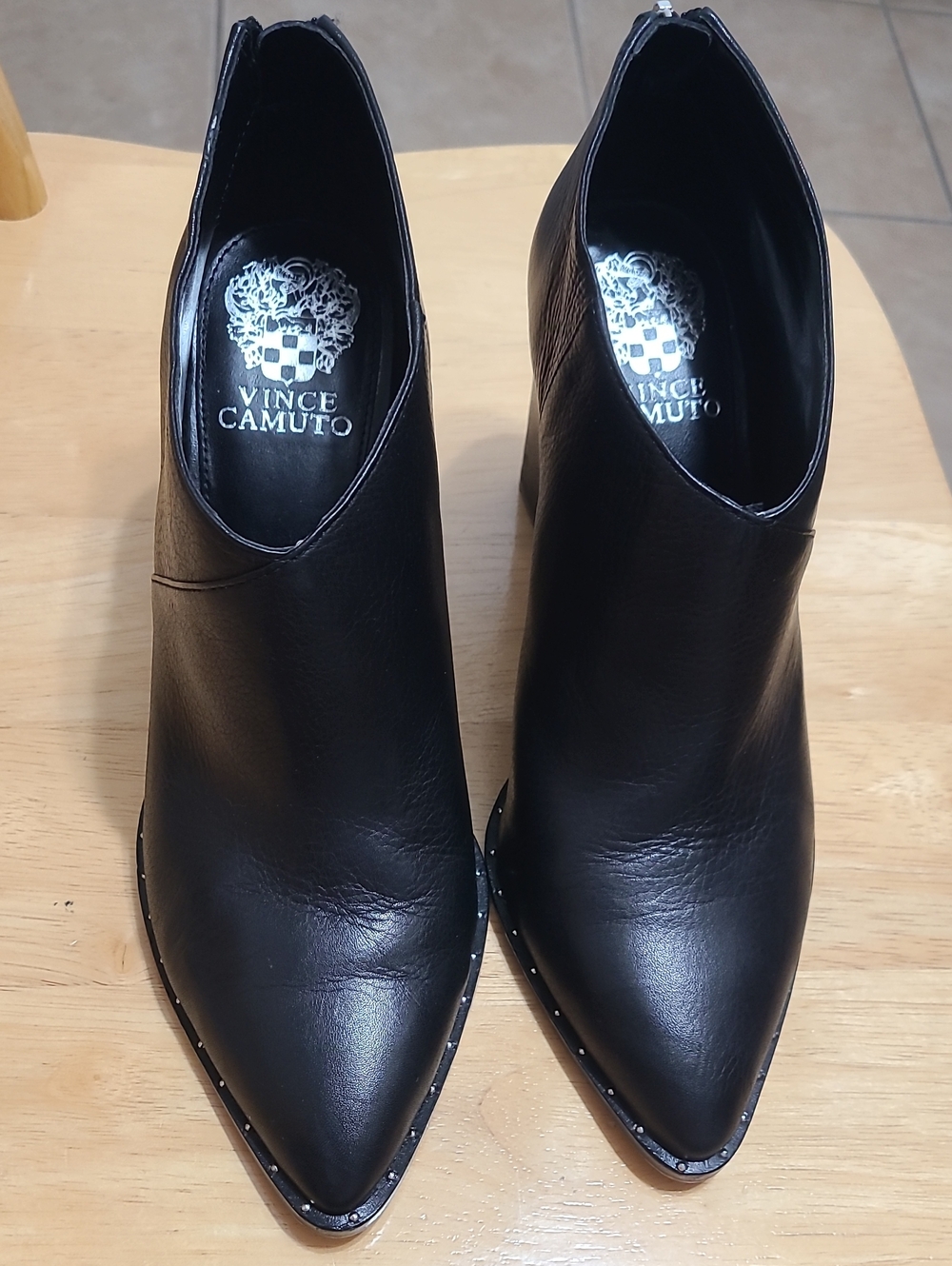 Vince Camuto Women's Stylish, Studded Black Leather Heeled Ankle Boots Sz 8.5 M